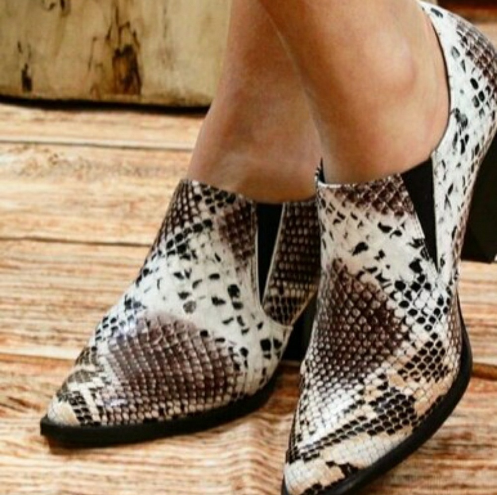 ARider Girlš“Snakeskin Booties - Picture 1 of 8
